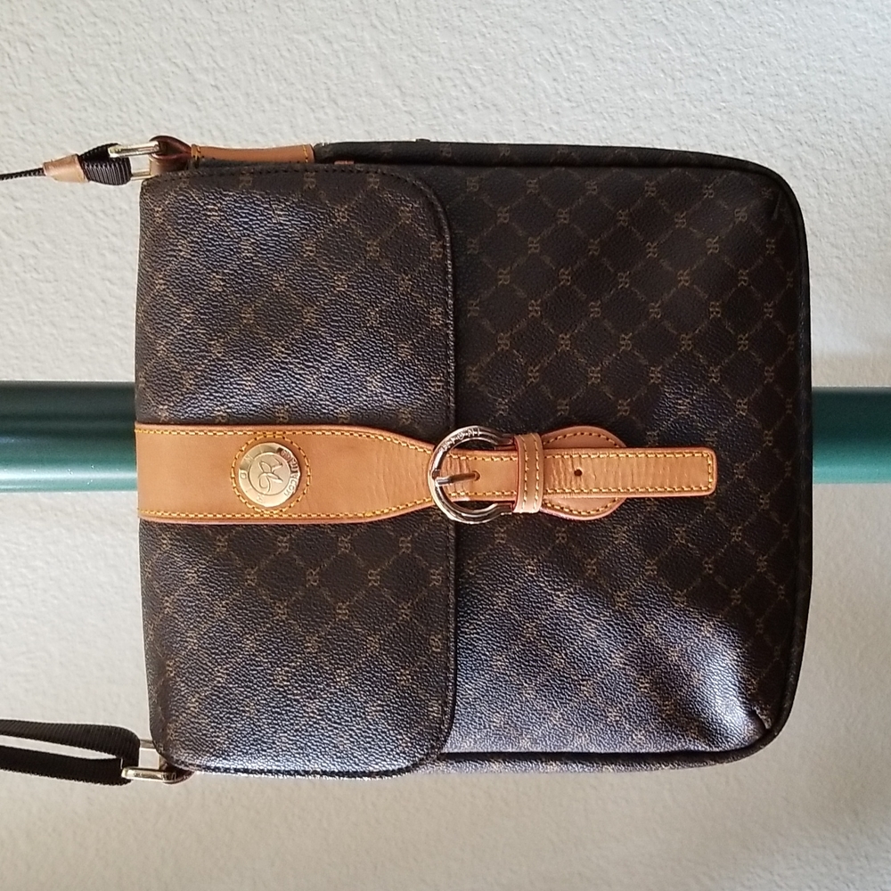 Rioni Top Buckle Messenger Bag